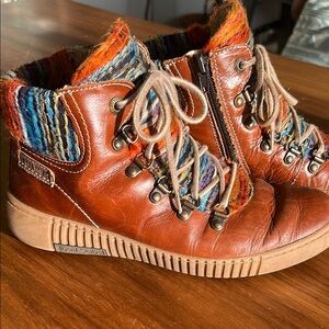 Brown Leather Ankle Boots with Multicolor Knit